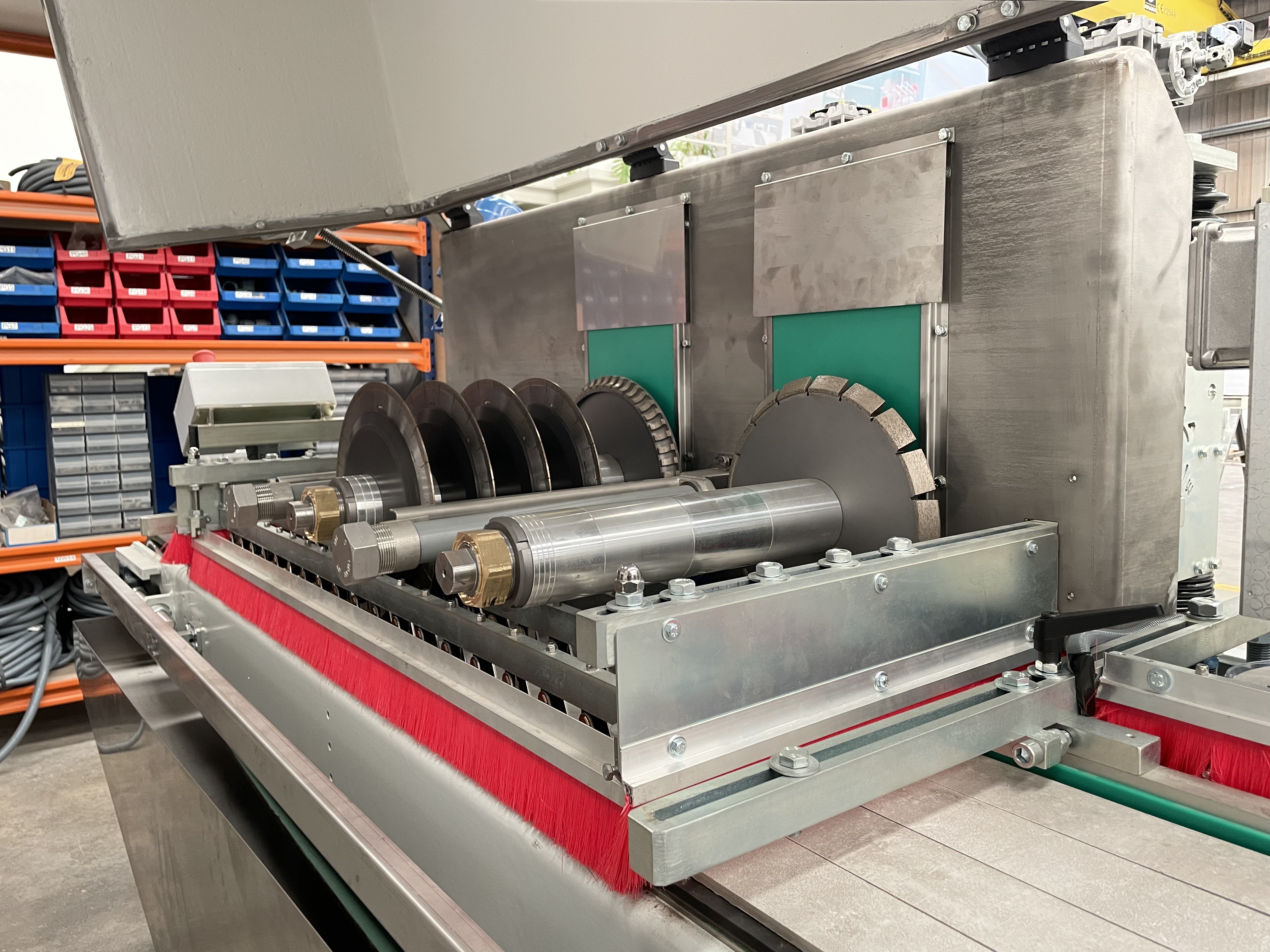 Maincer Sockelschneid- und Profiliermaschine MCV 400/i2RB