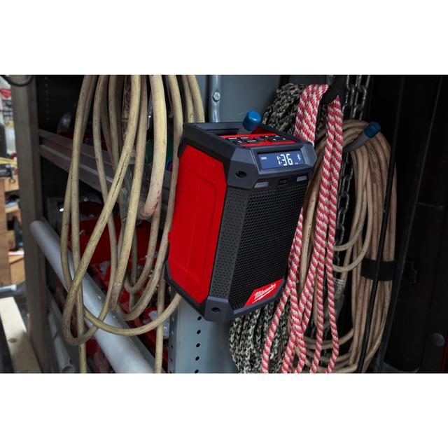 Milwaukee M12RCDAB+-0  M12 Netz-/Akku-Radio mit Ladefunktion