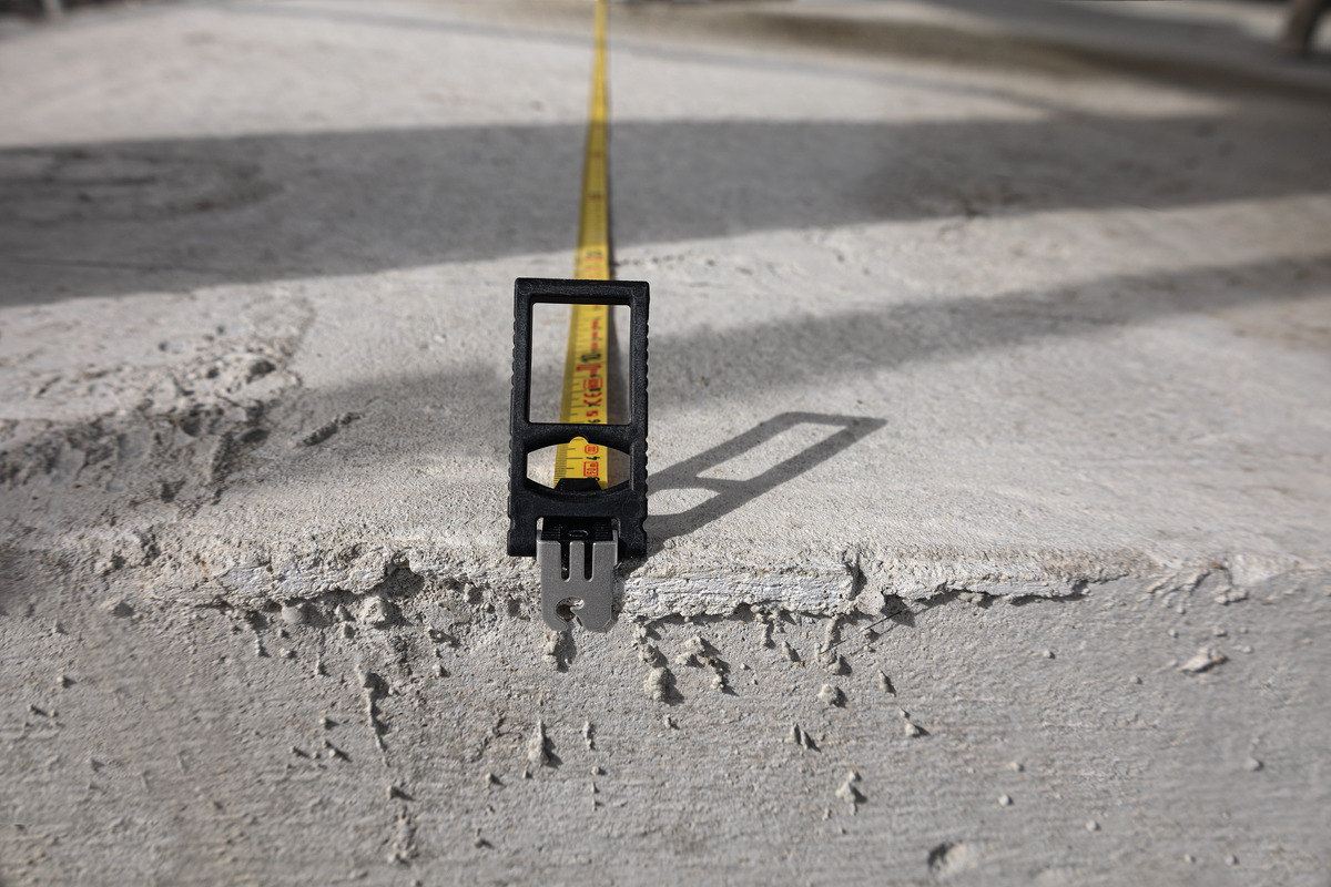 STABILA Rahmenbandmaß LBM 1000 STEEL, 30 m, Stahl-Messband mit metrischer Skala und NYLON-WRAP-Ummantelung, Universalhaken, bruchsicherer Rahmen, MID-Genauigkeit