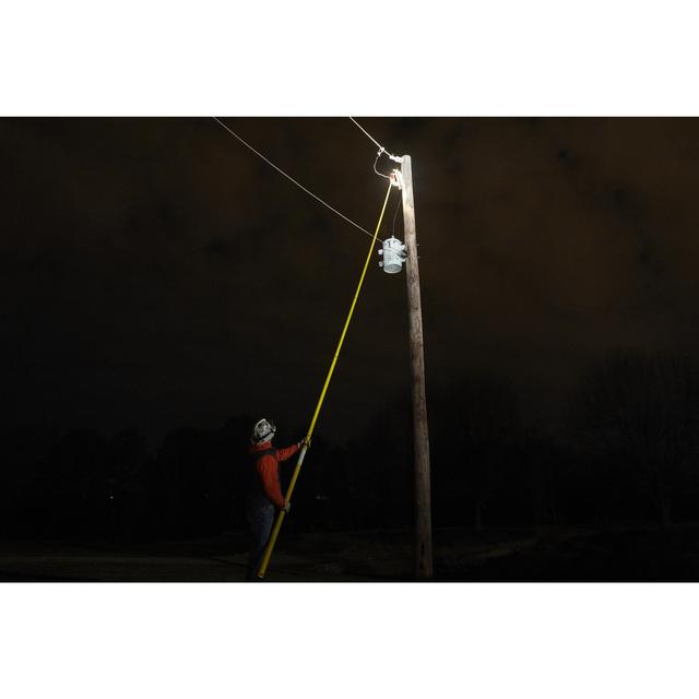 Milwaukee L4HSL-301 Akku-Leuchte für Hochspannungsarbeiten