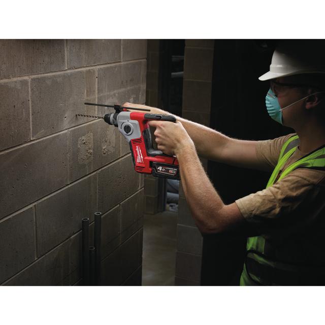 Milwaukee M18BH-402C AKKU-BOHRHAMMER