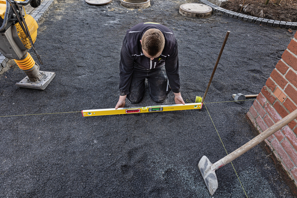 STABILA Digitale Wasserwaage TECH 196 DL, 23 cm, wasser- und staubdicht nach IP 67, 2 Digital-Displays, kalibrationsfrei, Anzeige-Modi: °, %, mm/m, in/ft, Tasche