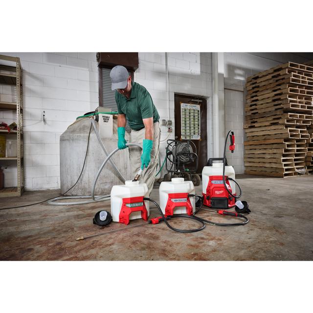 Milwaukee M18BBPFP2-0 M18 Switch Tank Akku-Rucksack-Sprühgerät