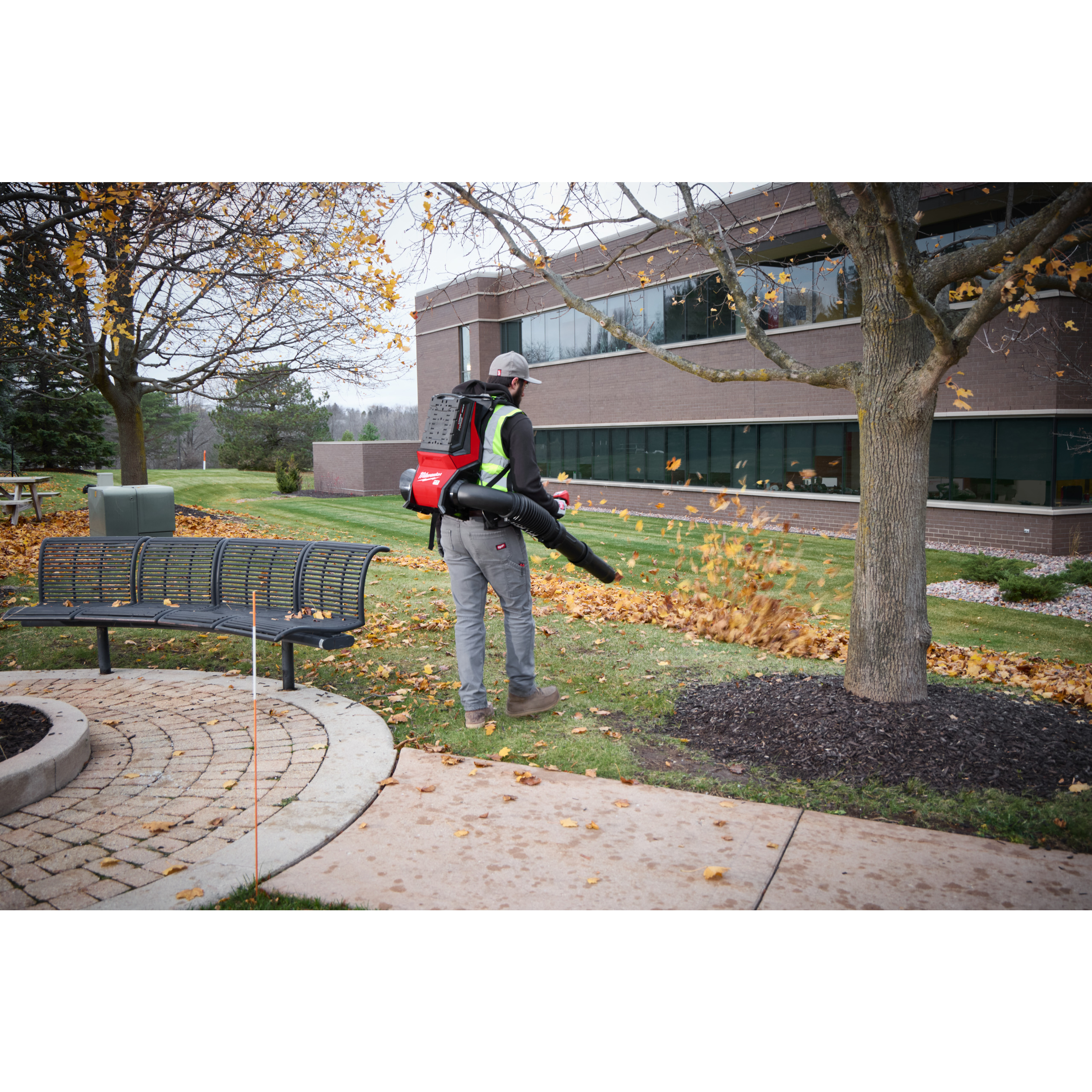 Milwaukee MXFBPB-0 MX FUEL™ Akku-Rucksackgebläse