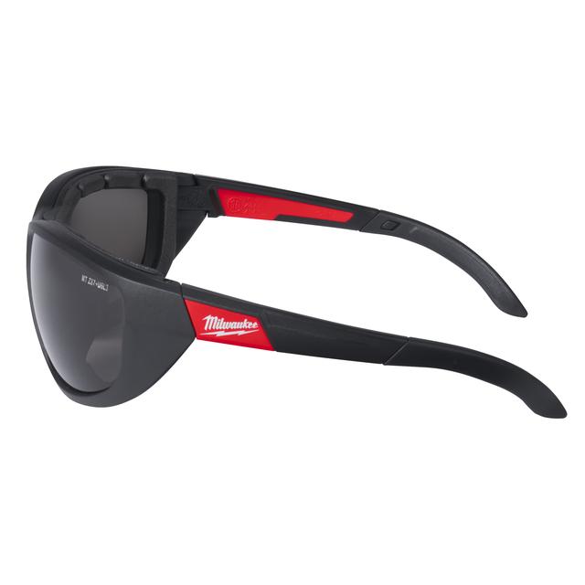 Milwaukee Premium Schutzbrille mit abnehmbarer Schaumstoffauflage