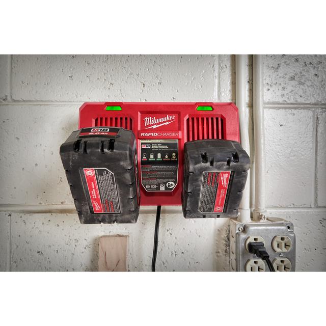 Milwaukee M18 DFC Doppel-Schnellladegerät