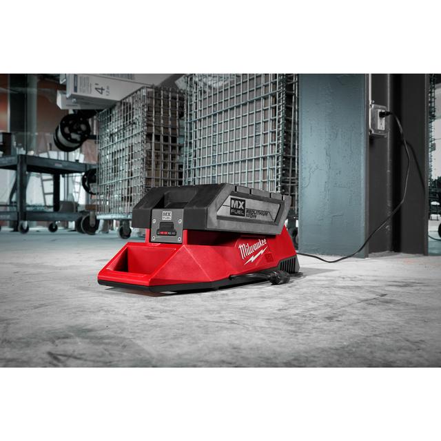 Milwaukee MXF Schnellladegerät