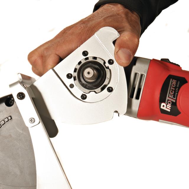 Milwaukee AGV15-125XCDEC-SET Winkelschleifer mit Absaughaube Trennen