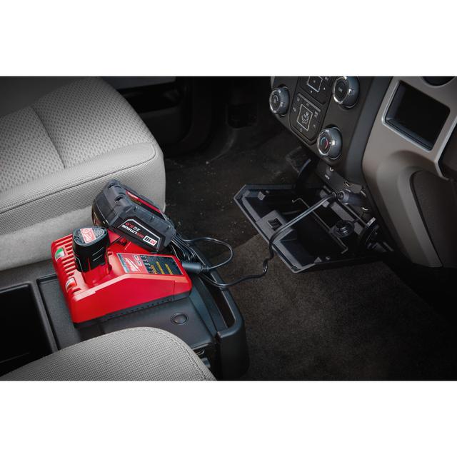 Milwaukee M12-18AC Autoladegerät