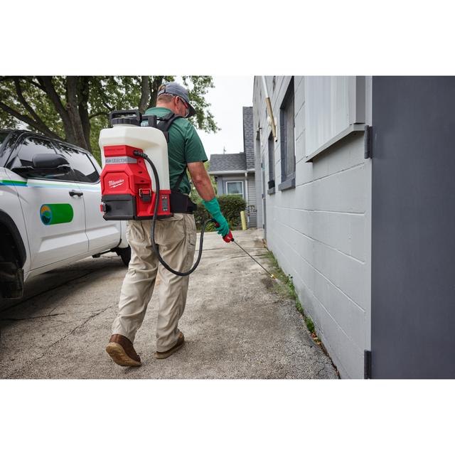 Milwaukee M18BBPFP2-0 M18 Switch Tank Akku-Rucksack-Sprühgerät