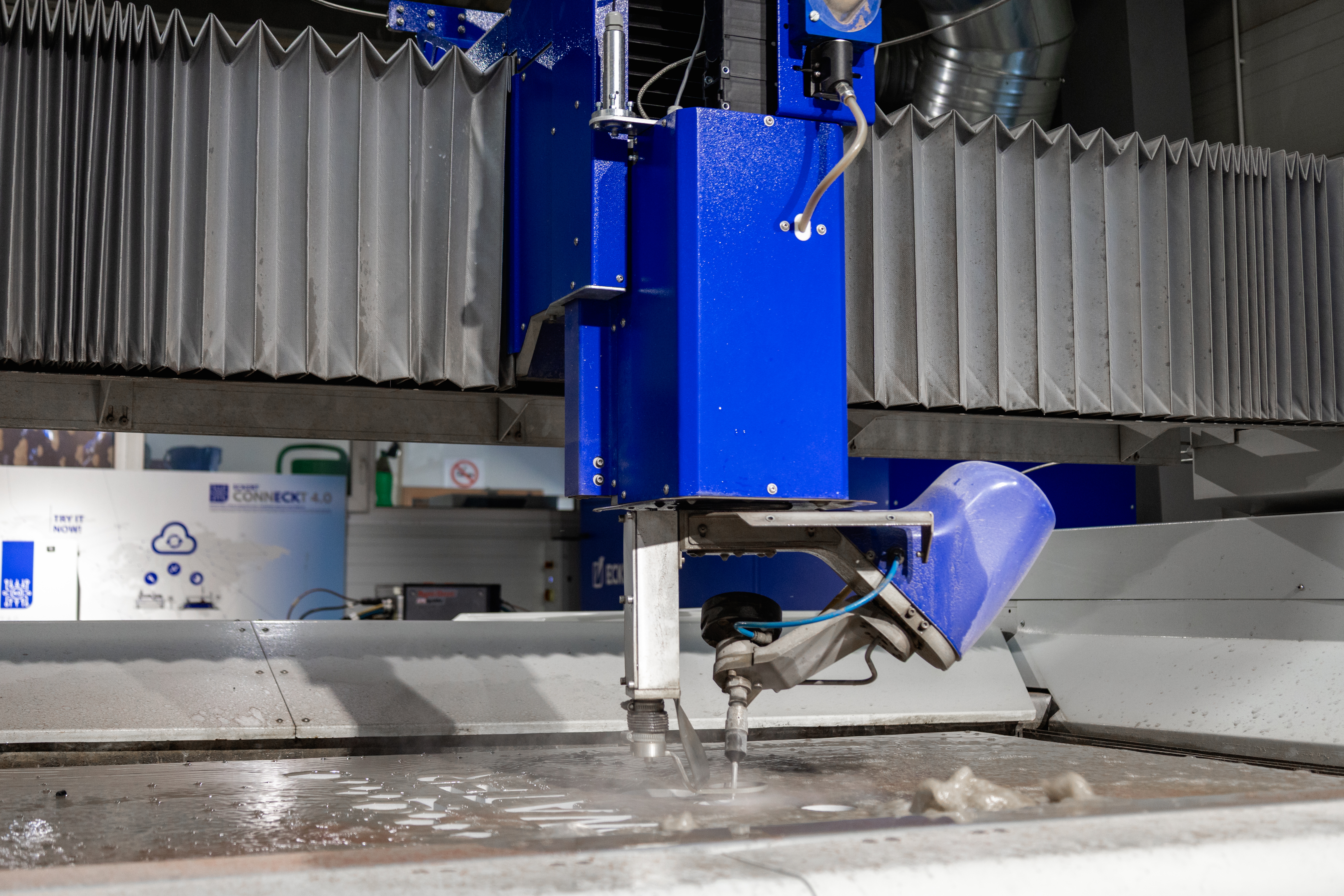 Wasserstrahl-Schneidanlage Eckert OPAL Waterjet