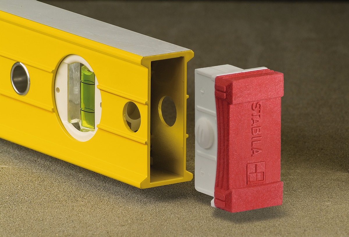 STABILA Elektronische Wasserwaage TECH 196, 40 cm, 2 Digital-Displays, Messbereich: 0° – 360° (4 x 90°), Anzeige-Modi: °, %, mm/m, in/ft, Schutzklasse IP 65, Wasserwaagen-Tasche