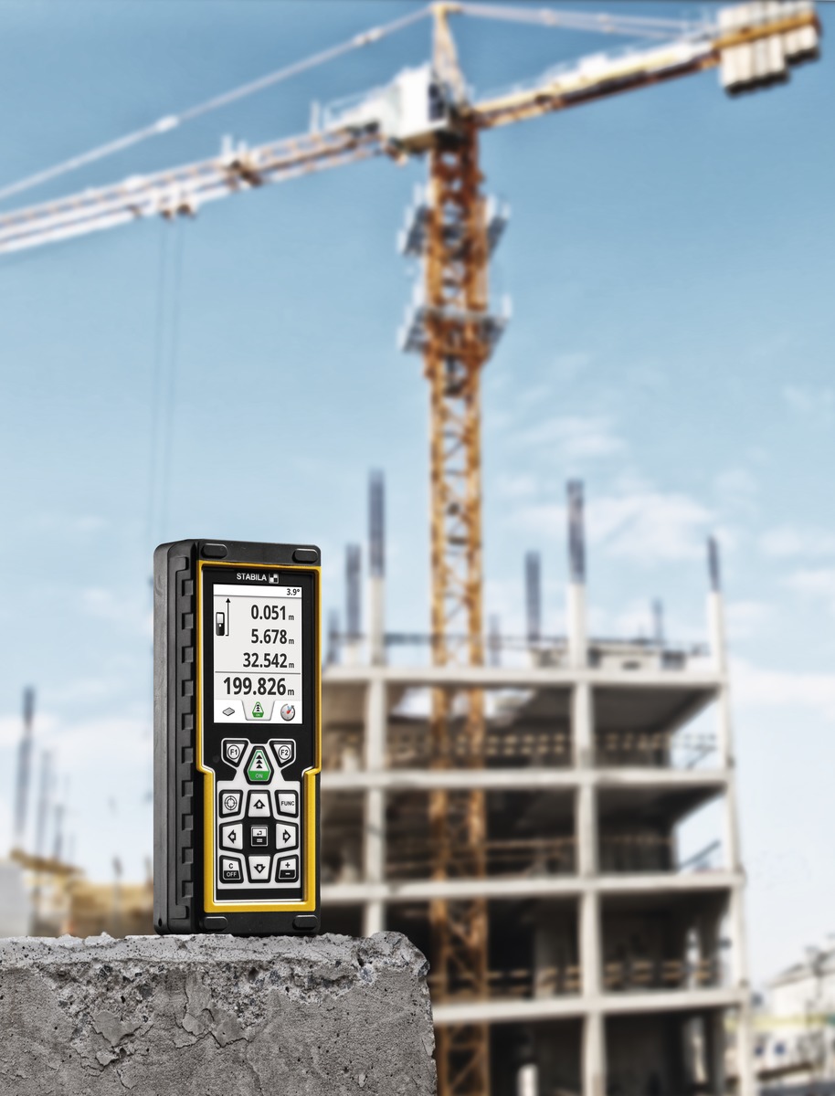 STABILA Laser-Entfernungsmesser LD 520, digitale Zielerfassung, Bluetooth Smart 4.0, max. Messbereich 200 m, 18 Funktionen (u. a. Neigungsmesser), IP 54, Tasche, Handschlaufe, inkl. Batterien (2 x AA)