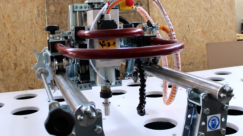 Achilli Handgeführtes Bearbeitungszentrum TOP