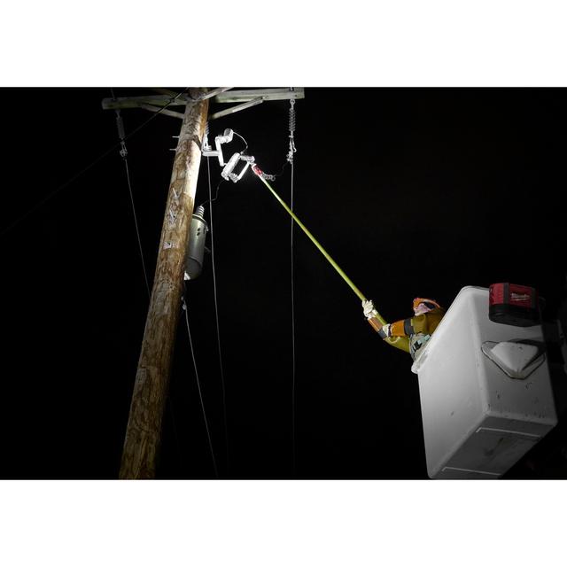 Milwaukee L4HSL-301 Akku-Leuchte für Hochspannungsarbeiten