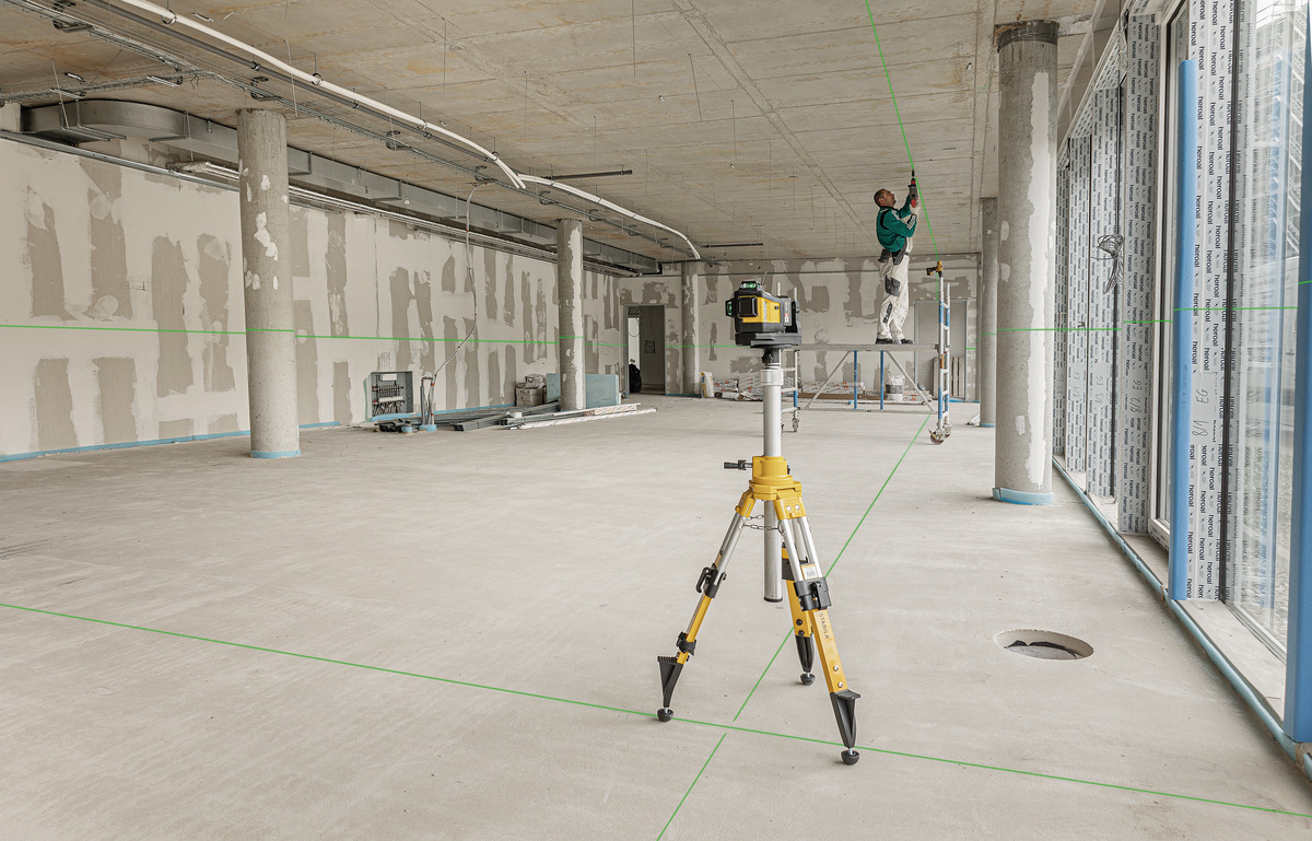 STABILA 12-V-System Kreuzlinienlaser LAX 600 G, selbstnivellierend, 3 x 360° grüne Laserlinien, max. Reichweite: 40 m, Tragekoffer, Universal- und Wandhalterung (ohne Akku und Ladegerät)