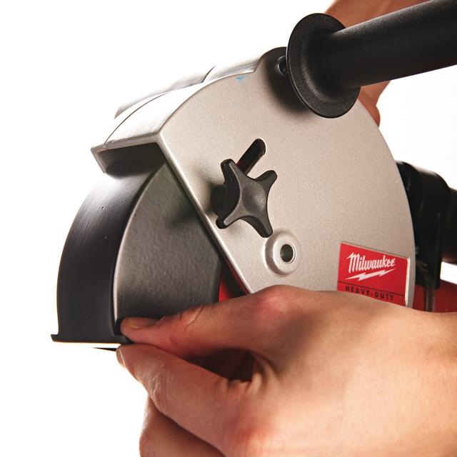 Milwaukee WCE30 Mauernutfräse