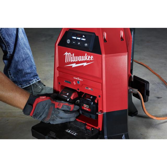 Milwaukee M18ONESLDP-0 (SCHUKO GALP socket) M18 Akku-Bauleuchte