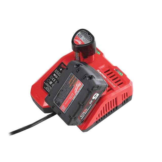 Milwaukee M12-18FC Schnellladegerät