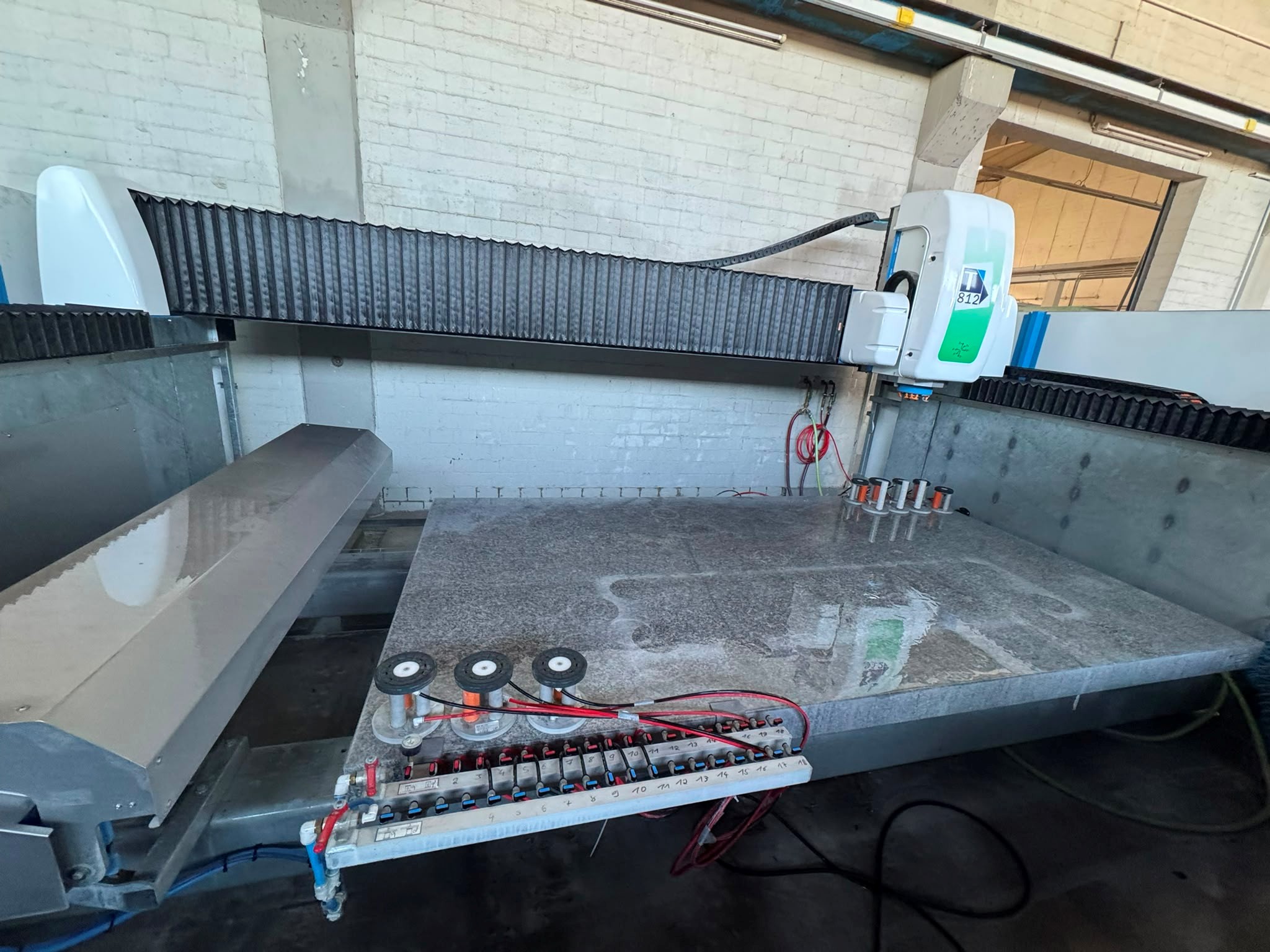 Bearbeitungszentrum Thibaut T812 V5 XL