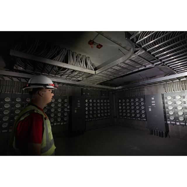 Milwaukee L4HL2-301 USB-Akku-Stirnlampe