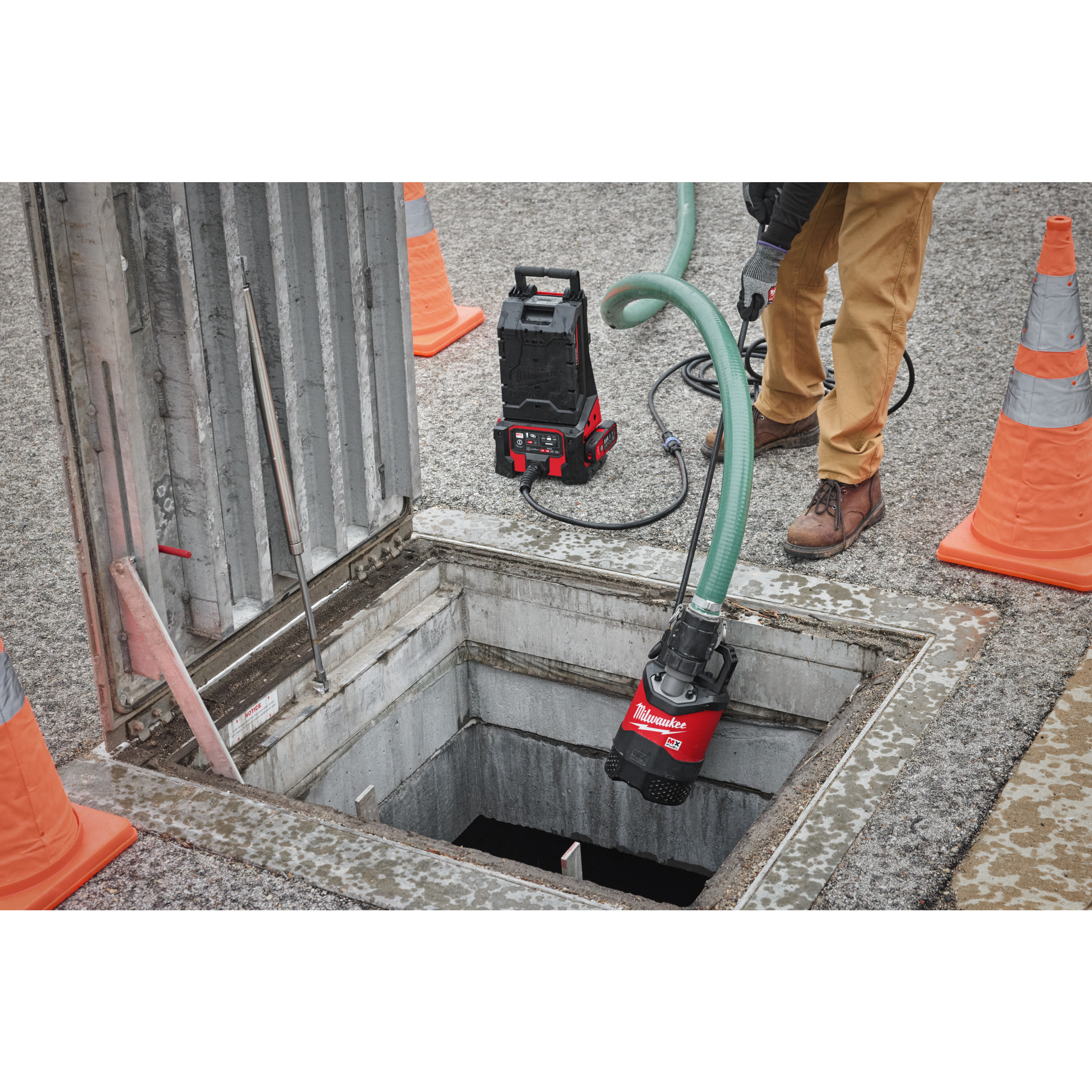 Milwaukee MXFSMP2-0 MX FUEL™ Akku-Tauchpumpe