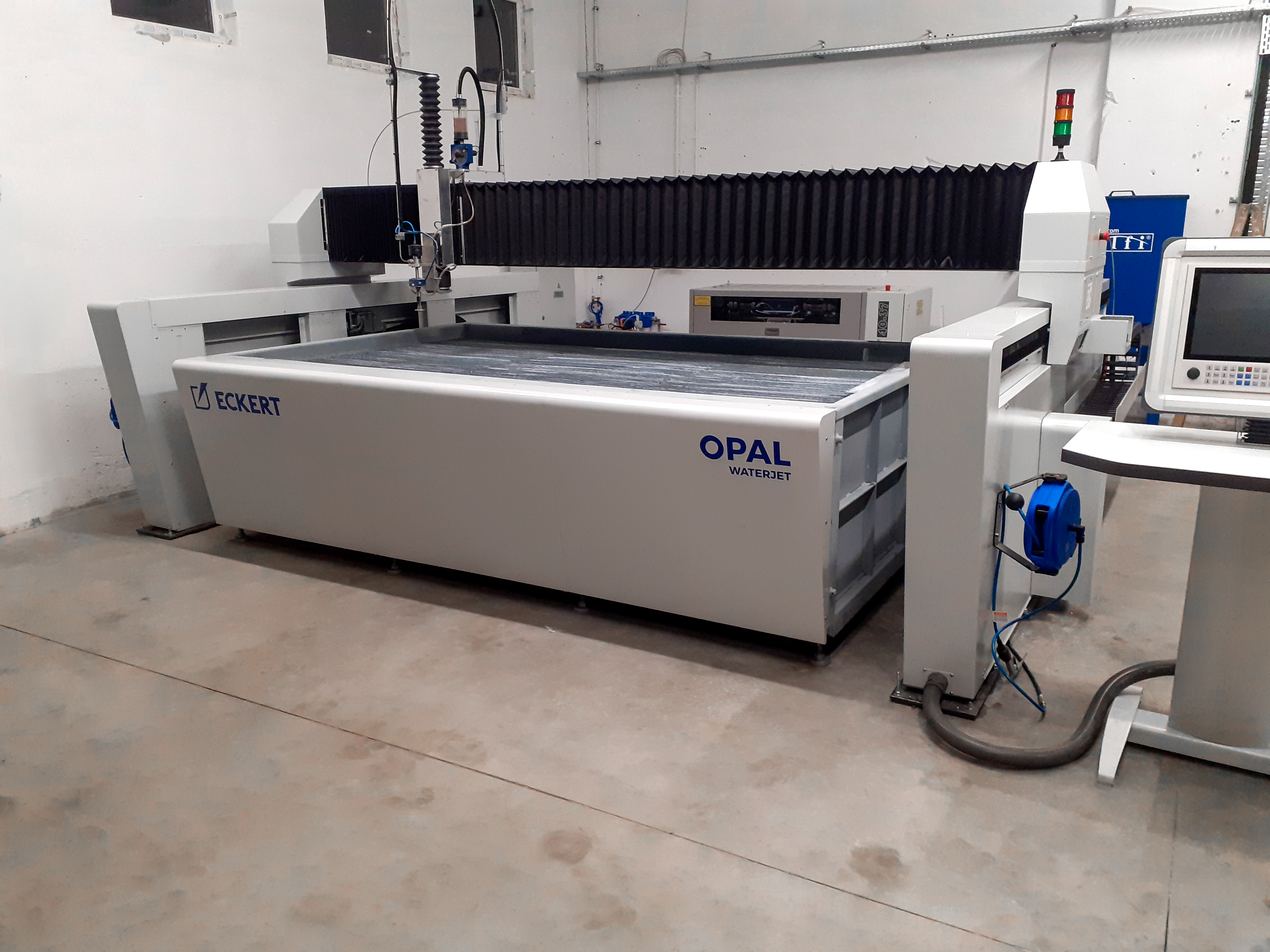 Wasserstrahl-Schneidanlage Eckert OPAL Waterjet