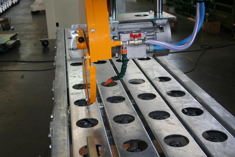 Achilli Stationäre Monoblock-Säge TFM mit Schwenksupport