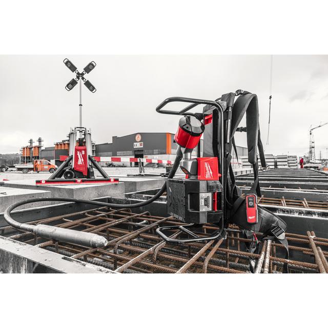 Milwaukee MXFCVBP-0 MX FUEL Akku-Rucksack-Betonverdichter