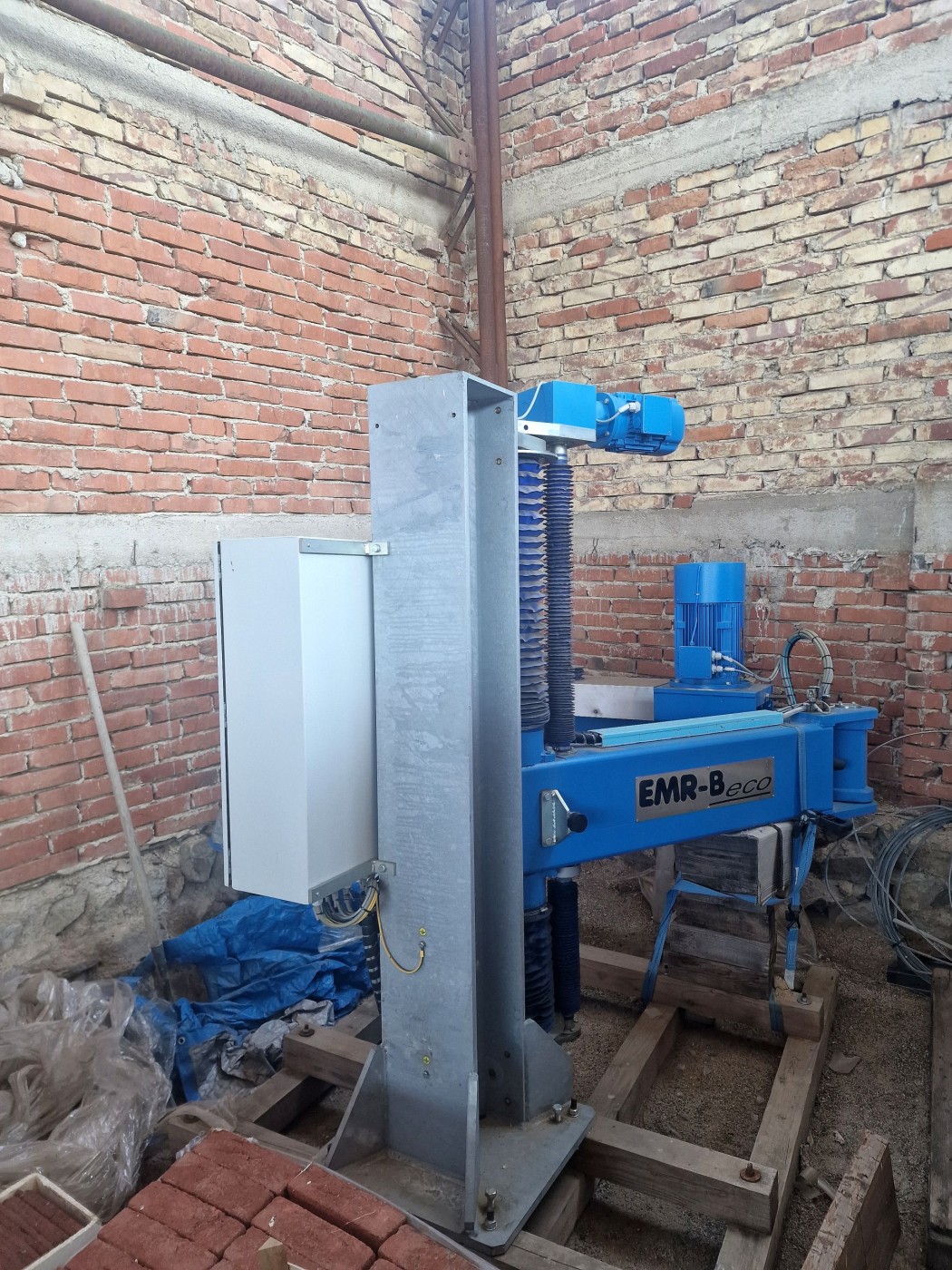 Gelenkarmschleifmaschine Euro Masiv EMR-B eco