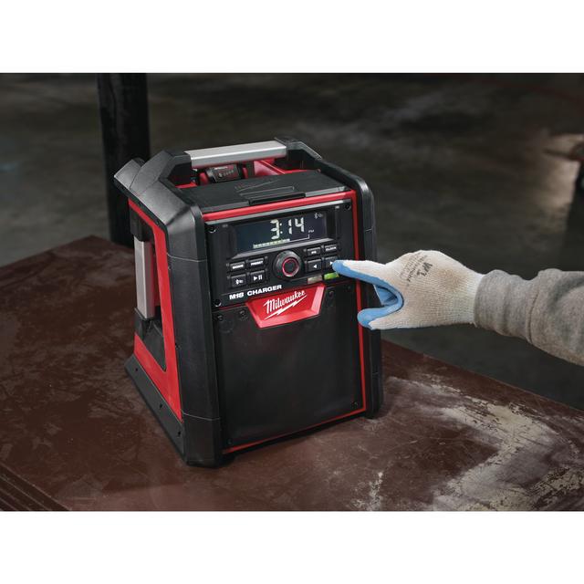 Milwaukee M18RC-0  M18 Netz-/Akku-Radio mit Ladefunktion