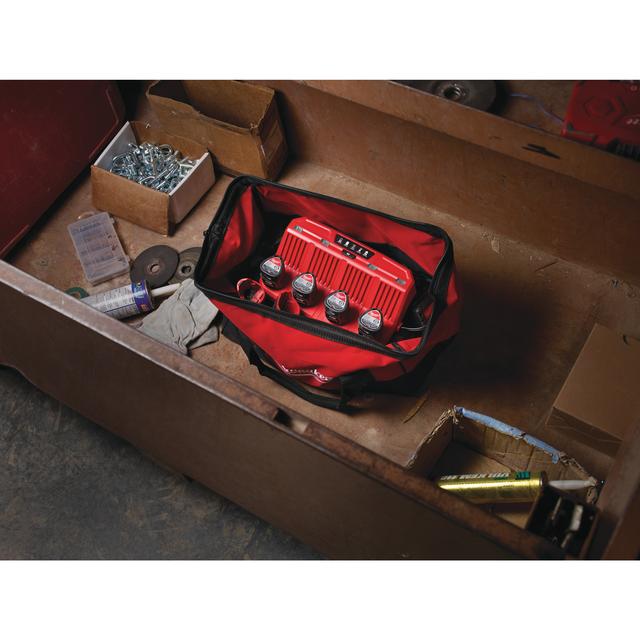 Milwaukee M12 C4 Multiladegerät