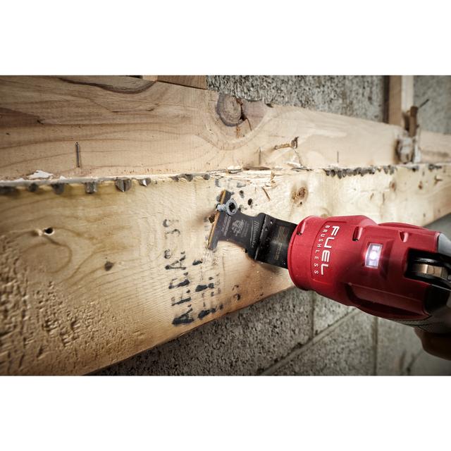 Milwaukee Multitool Starlock Bi-Metall Tauchsägeblatt für Schnitte in Holz mit Nägeln 20 x 34 mm