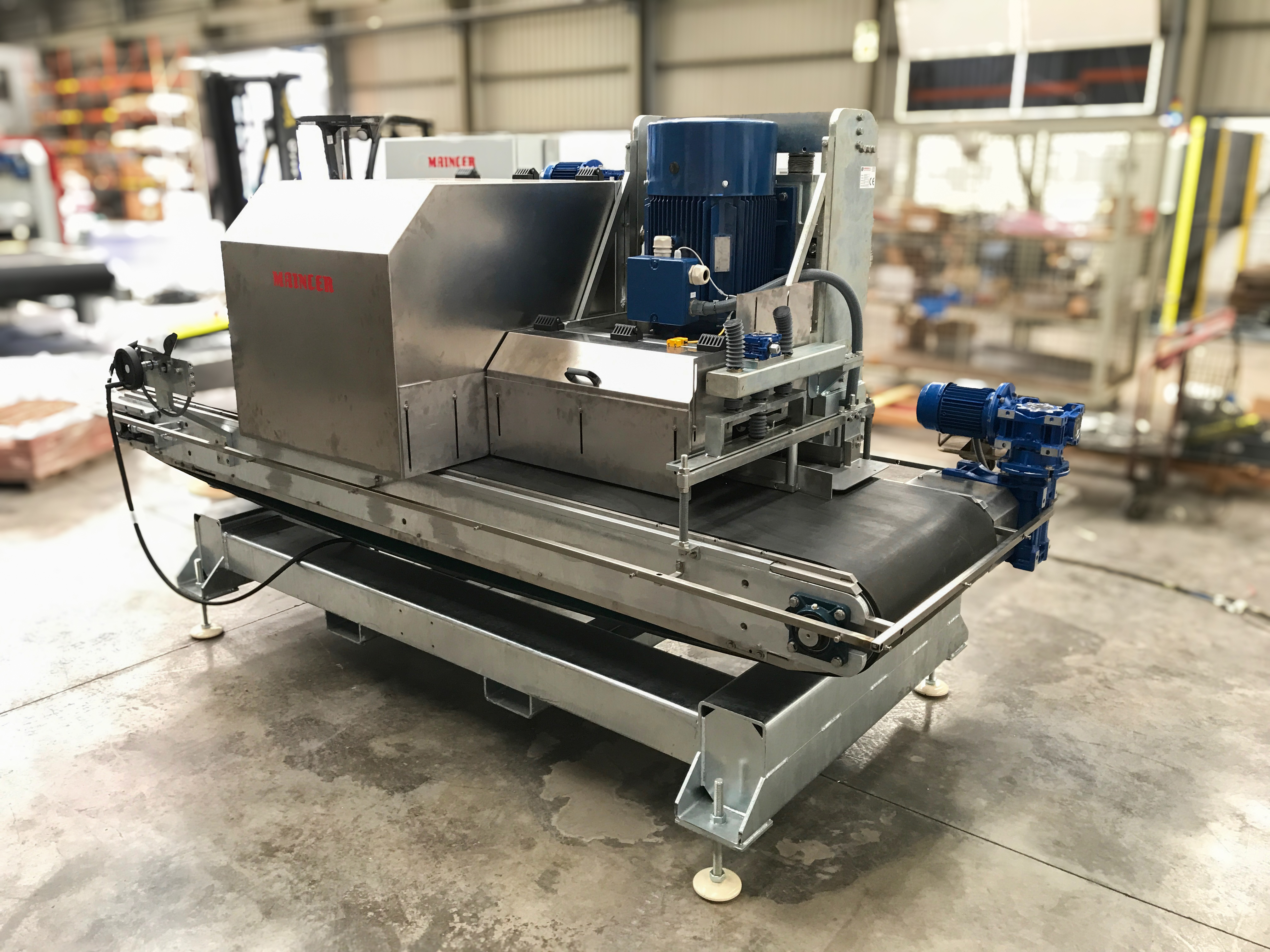 Maincer Schneidmaschine für Klinker-Riemchen und -Eckwinkel MCN-700/2L