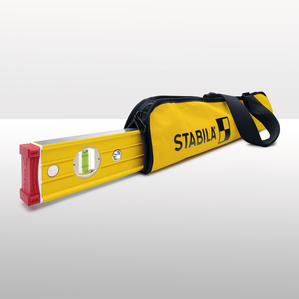 STABILA Elektronische Magnet-Wasserwaage TECH 196 M, 61 cm, 2 Digital-Displays, Messbereich: 0° – 360° (4 x 90°), Anzeige-Modi: °, %, mm/m, in/ft, Schutzklasse IP 65, Seltenerd-Magnetsystem, Tasche