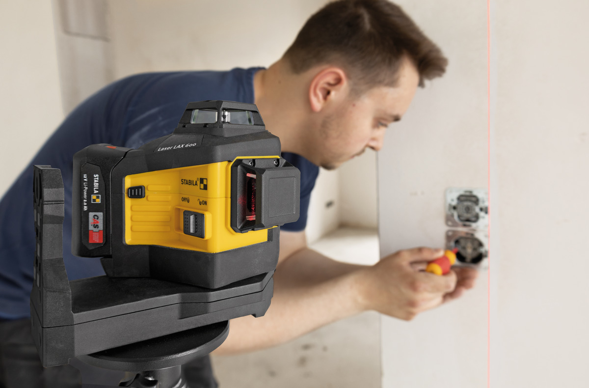 STABILA 12-V-System Kreuzlinienlaser LAX 600, selbstnivellierend, 3 x 360° rote Laserlinien, max. Reichweite: 30 m, CAS-Akku und -Ladegerät (EU), Universal- und Wandhalterung, Tragekoffer